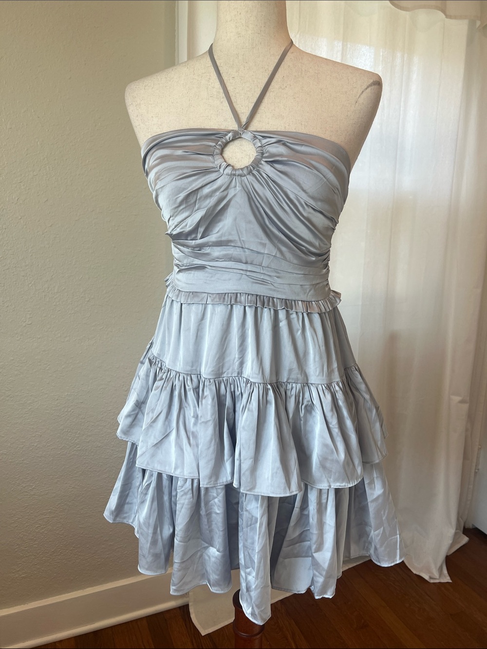Maronie Strapless Silver Ruffle Satin Halter Dress. Size S. NWOT.
